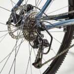 VELO TOUT CHEMIN RIVERSIDE 500 ENJAMBEMENT BAS bleu tempête – Image 3