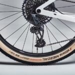 VTT cross country ROCKRIDER RACE 900 GX Eagle roues Mavic Crossmax cadre carbone – Image 26