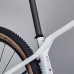 VTT cross country ROCKRIDER RACE 900 GX Eagle roues Mavic Crossmax cadre carbone – Image 8