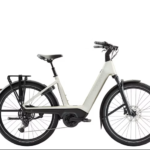 Vélo de Ville Électrique Trek Charter+ 4 R9 Lowstep Shimano Cues 9V 800Wh 700 mm Blanc 2026